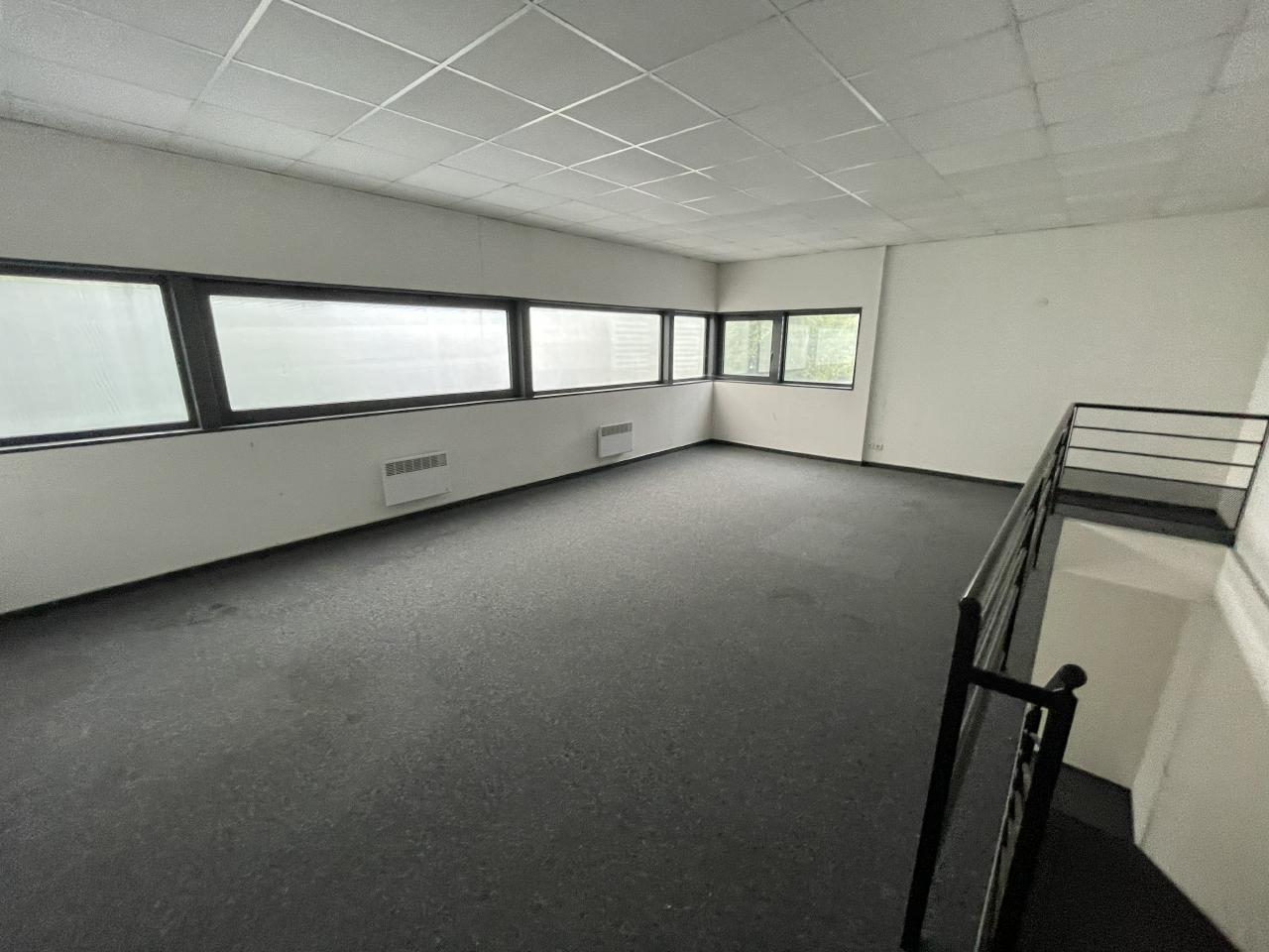 Local d'activité Tremblay-en-France 321m² Location local d'activité Tremblay-en-France Seine-Saint-Denis OLACT2200920 4